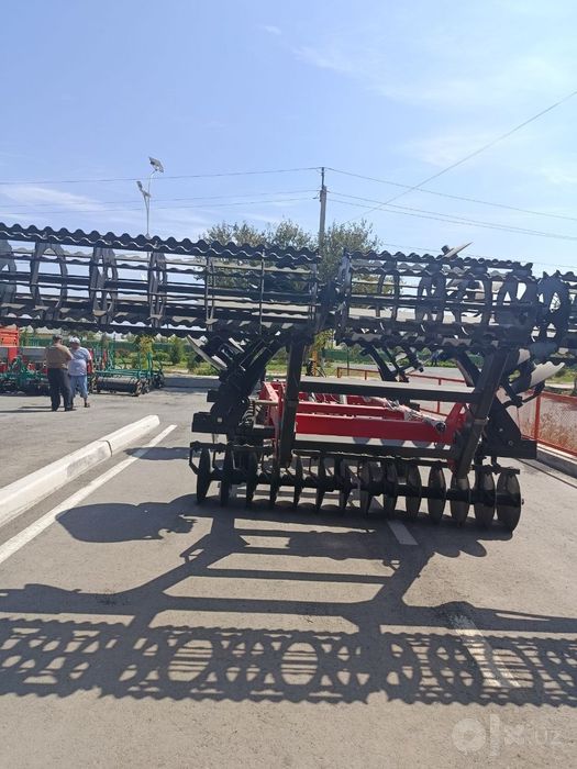 Yer tekislaydigan uskuna