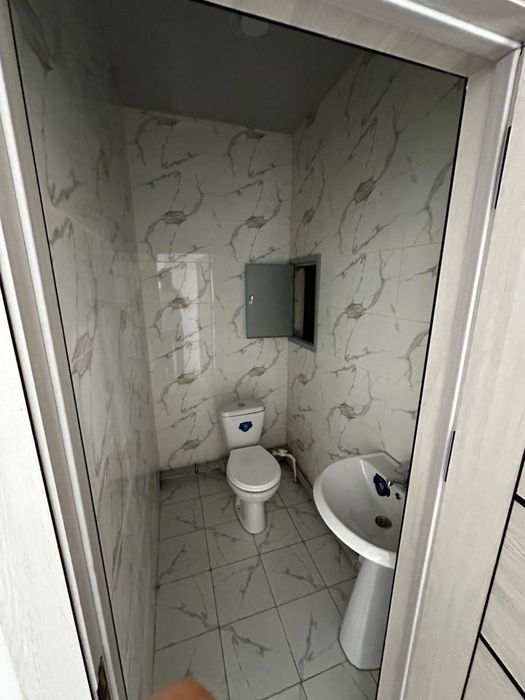 Uy sotiladi. 12-etaj 2 xona, xonalari alohida.derazasi rewotka qilinga