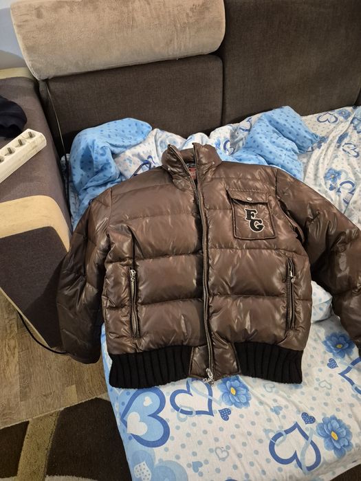 Vand geaca ,culoare maro