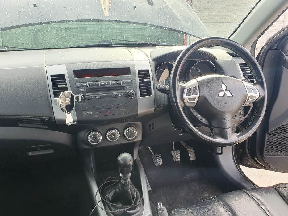 Mitsubishi outlander VOLAN DREAPTA