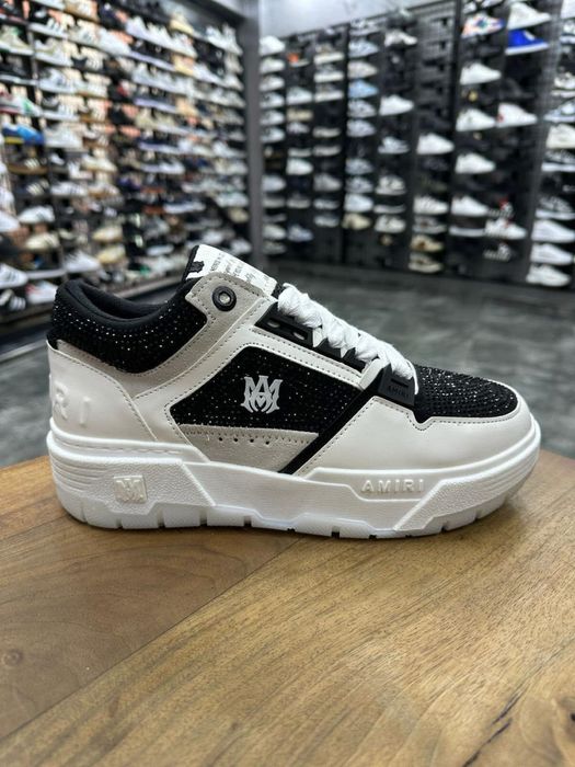 De vanzare mai multe modele