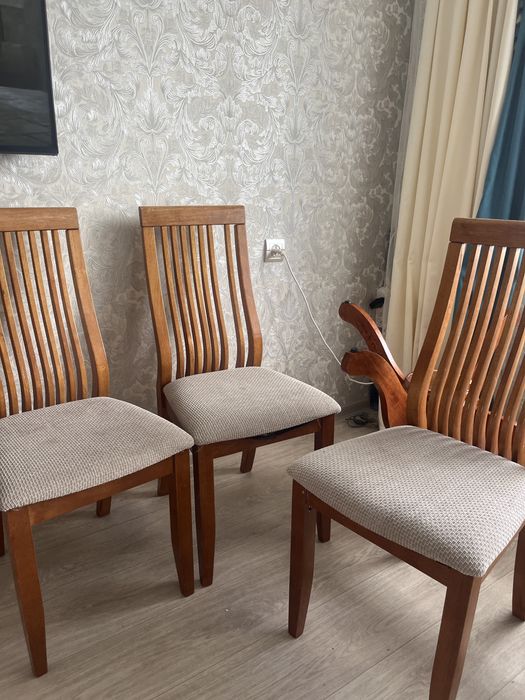 Продам 6 стульев