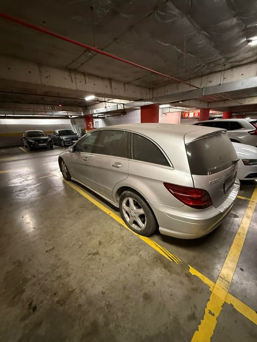 Седемместна кола под наем