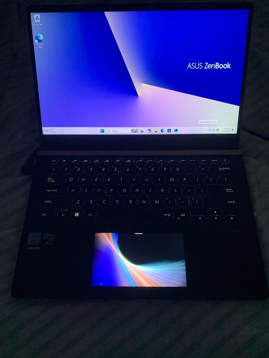 Vând laptop ASUS ZenBook Pro 14