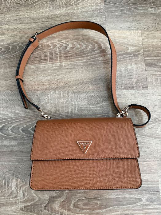 Чанта на GUESS ш