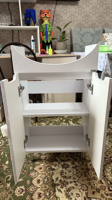 Продам тумбу под раковину