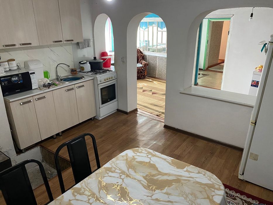 Продам дом за магазином Фламинго