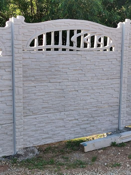 Gard placi beton stalpi