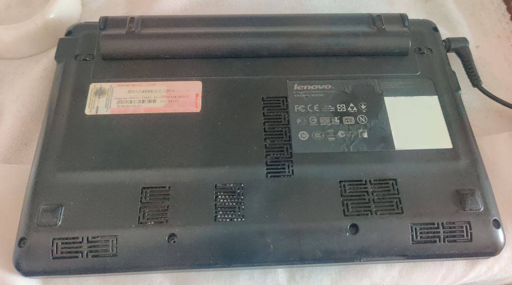 Продавам за части цял Netbook Lenovo IdeaPad S110