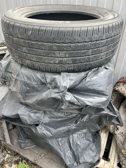 235/60/18 Продам отличную резину