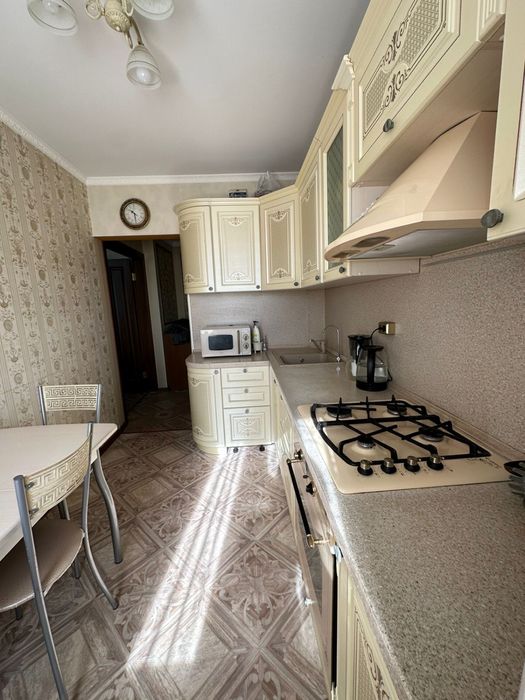 Продам 5 комнатную квартиру