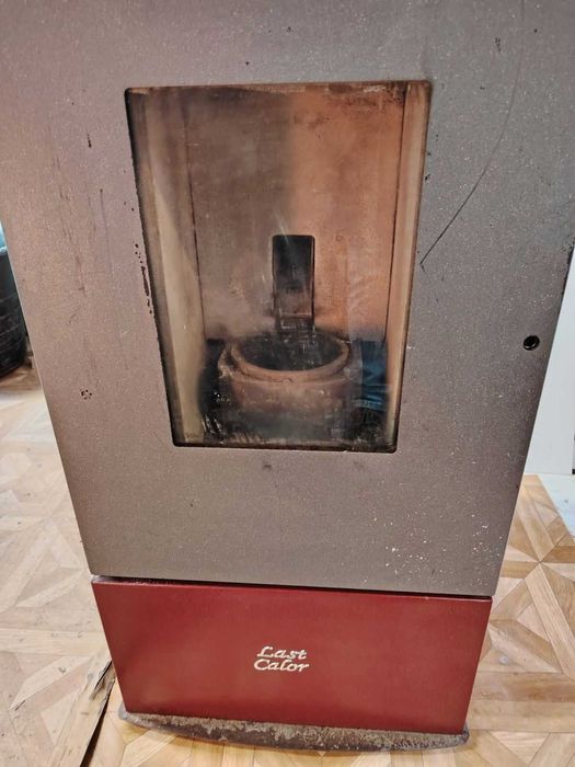 Пелетна камина - 7kW, икономична, достатъчна за до 50м2 помещение.