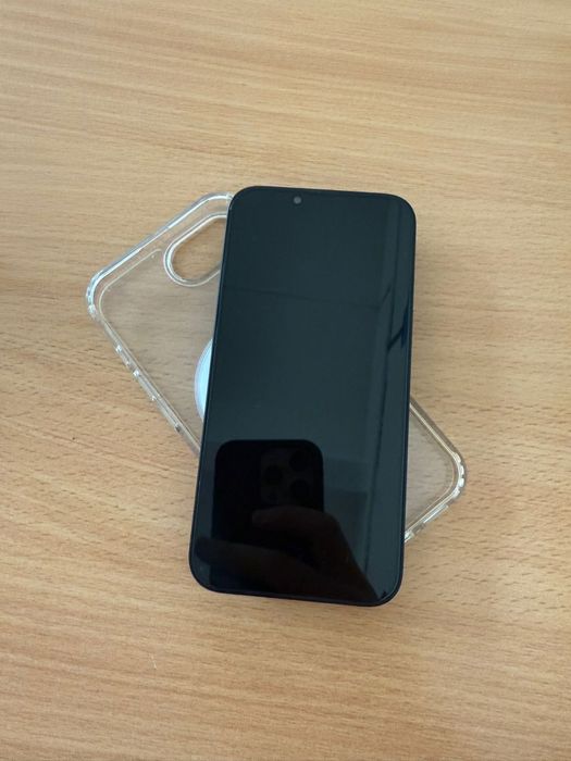 Vand iphone 16 E 128 gb 100% baterie