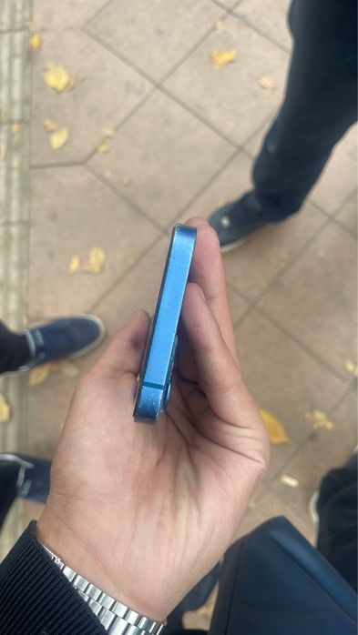 Продам iPhone 13 128 gb без ремонта