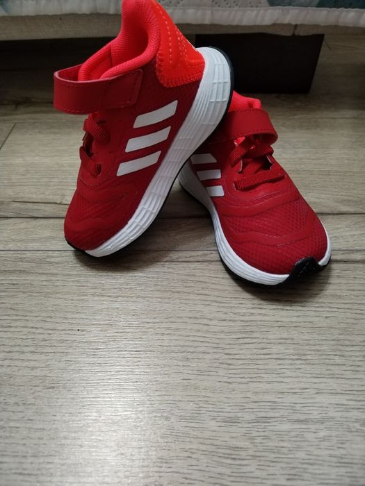 Adidași unisex noi mărimea 20