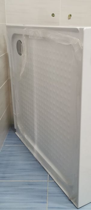 Душевая с поддоном новая