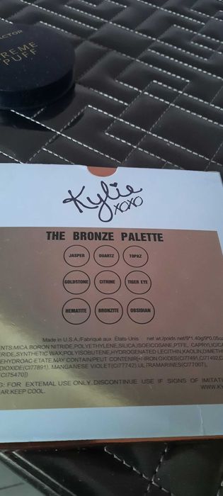 Тени для глаз и пудра