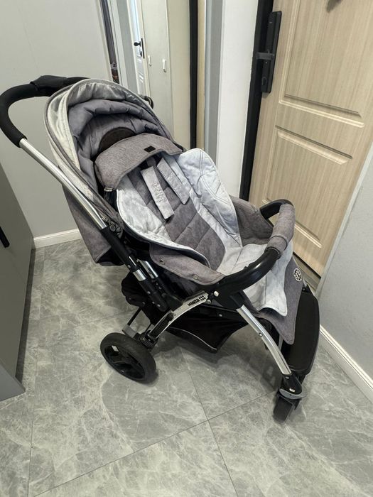 Продам прогулочную коляску Quatro Monza