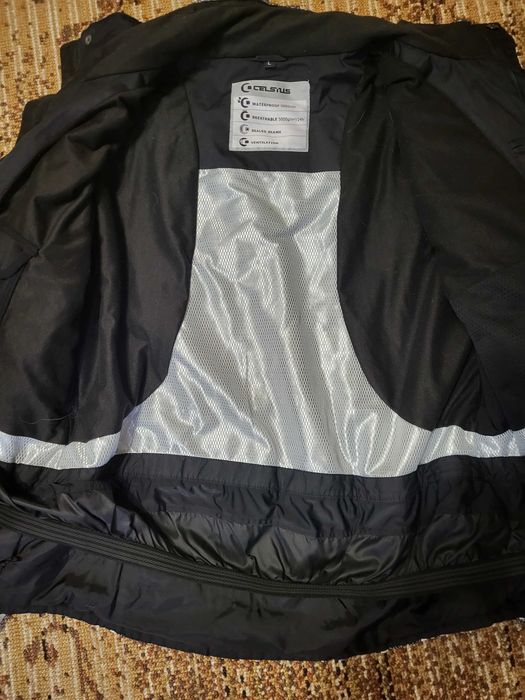 Яке за ски- черно и бяло