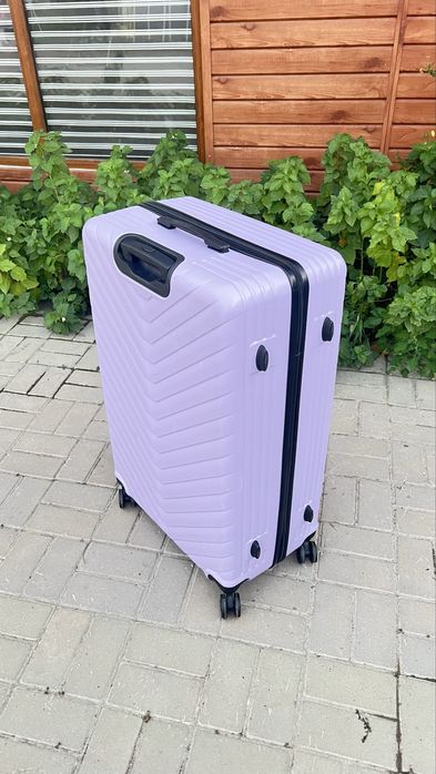 Продам  большой чемодан