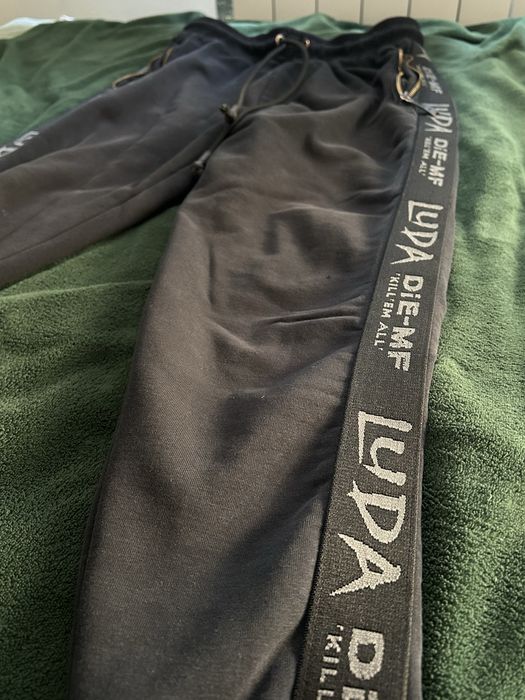 Luda екип рядък