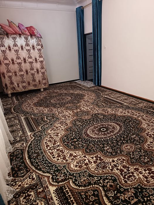 8 Sotiqli hovli sotiladi srochno