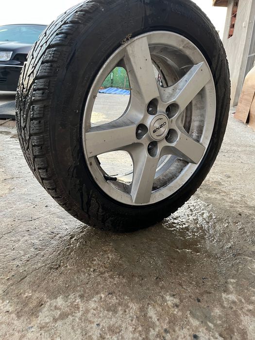 Джанти с гуми 15 ски чисто нови