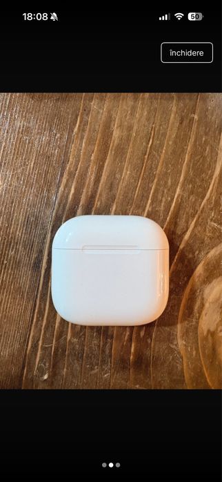 Vând Apple AirPods 4 în stare foarte bună, folosite foarte puțin. Se aud impecabil, bateria ține foarte bine și funcționează fără problema