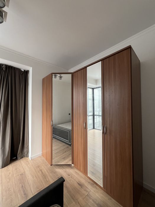 Продается угловой шкаф