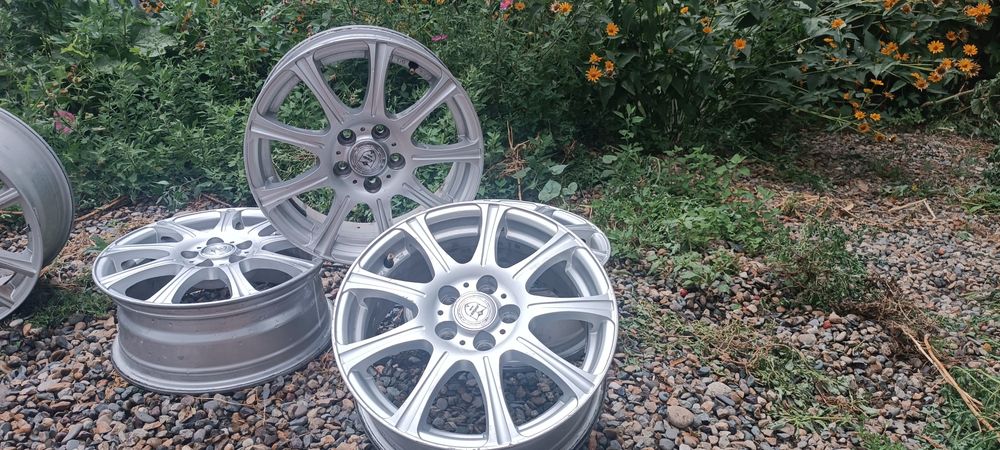 Продам комплект дисков привозные