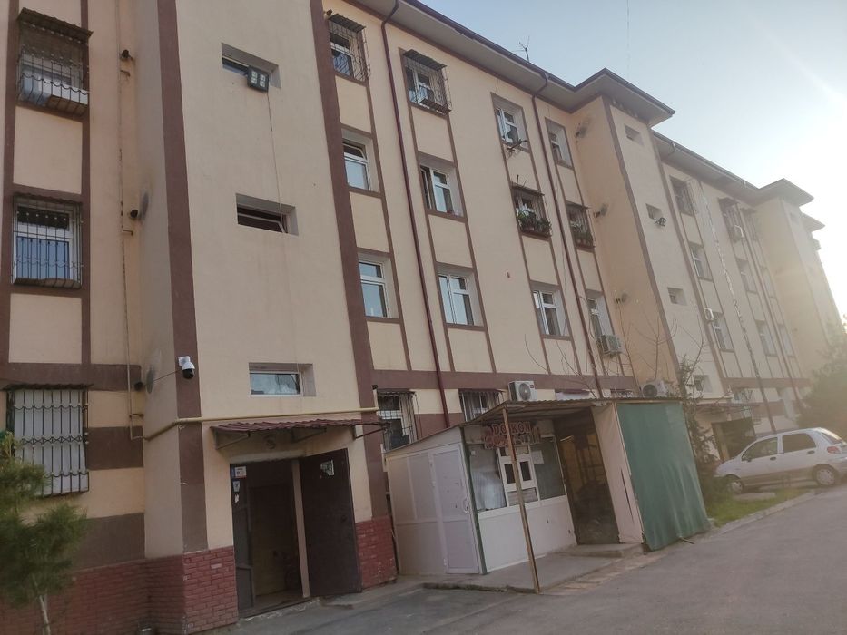 Uy sotiladi Nazarbekda