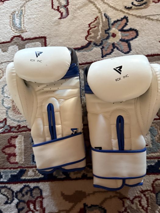 Боксерские перчатки RDX
