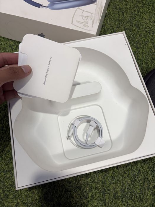 AirPods Max lux