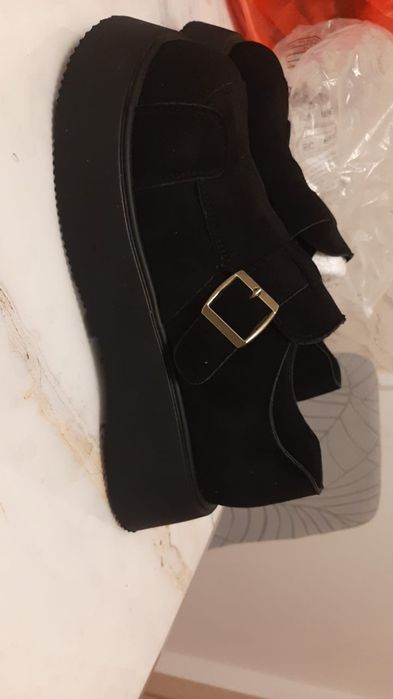 Продам женскую обувь