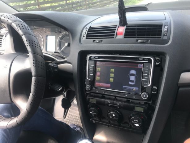 Servici instala Navigație multimedia alarma senzori de Parcare