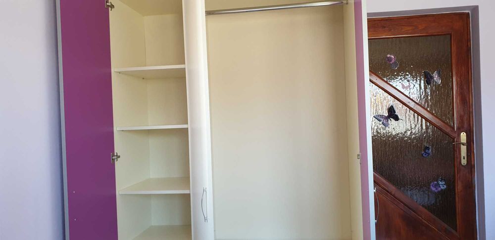 MOBILA CAMERA FETITA, facuta la comanda