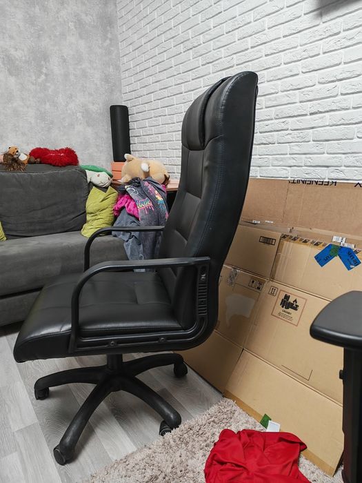 Продам офисное кресло
