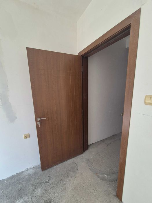 Интериорни врати