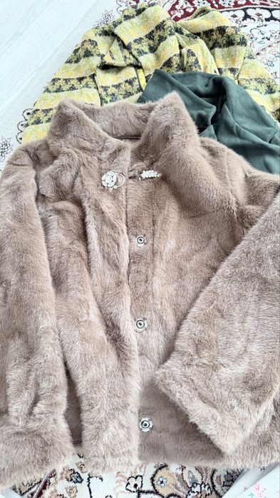 Продаю верхнюю одежду