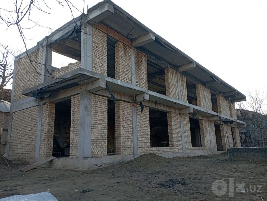 Продаётся срочно земельный участок 6.5 соток  с домом-коробкой 400м2