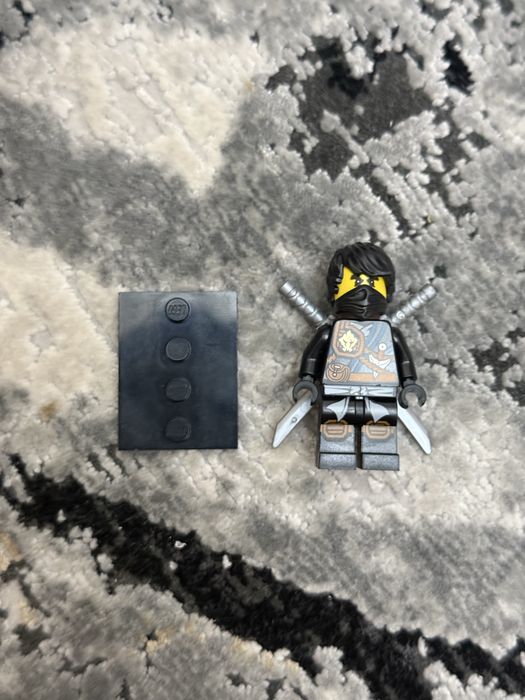 Продаю лего минифигурку