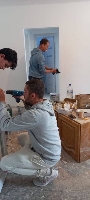 Electrician MOTIVAT /Instalator IMPLICAT / Zugrav, Faianțar