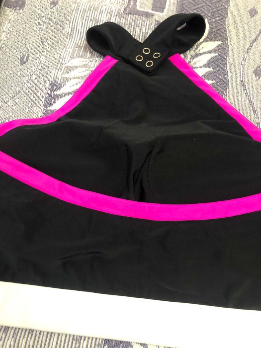 лосины и топ с чашечками ,новый