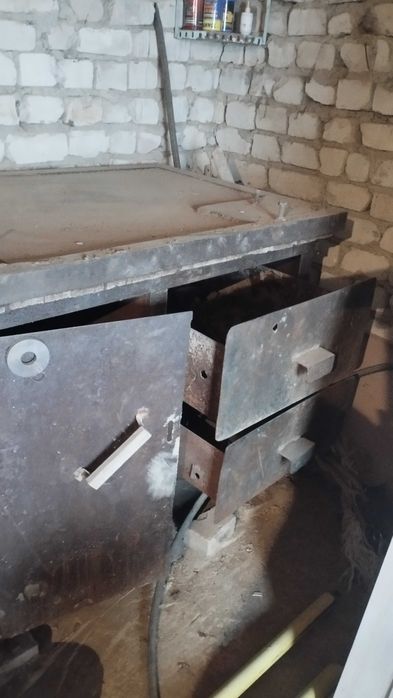 Продам стол слесарный б/у