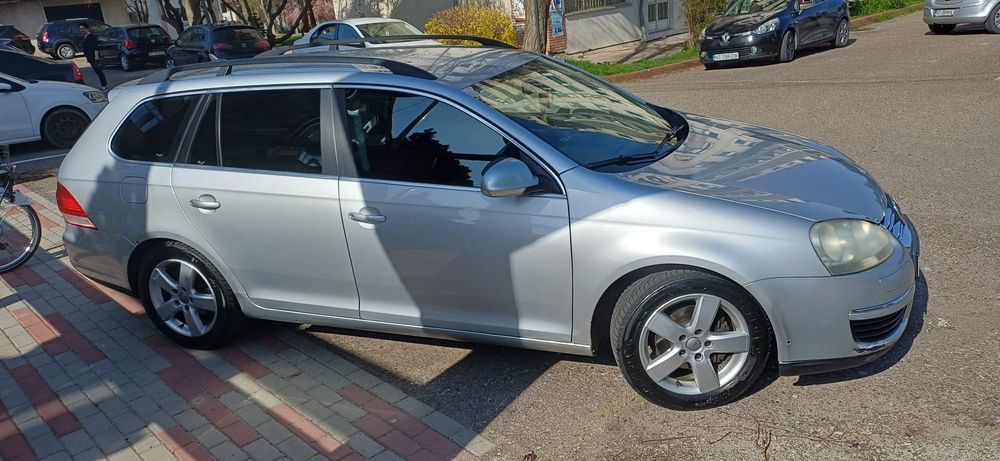 Volkswagen Golf gri