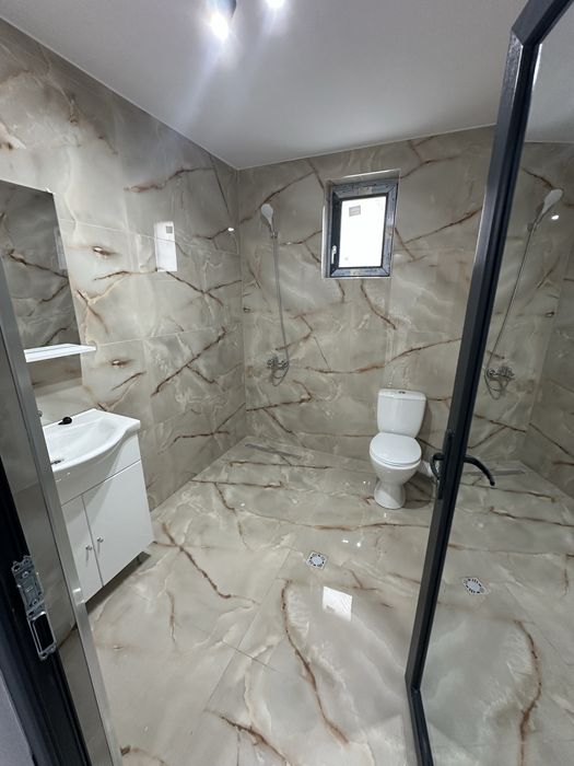 Vand casa cu etaj  Vanatori