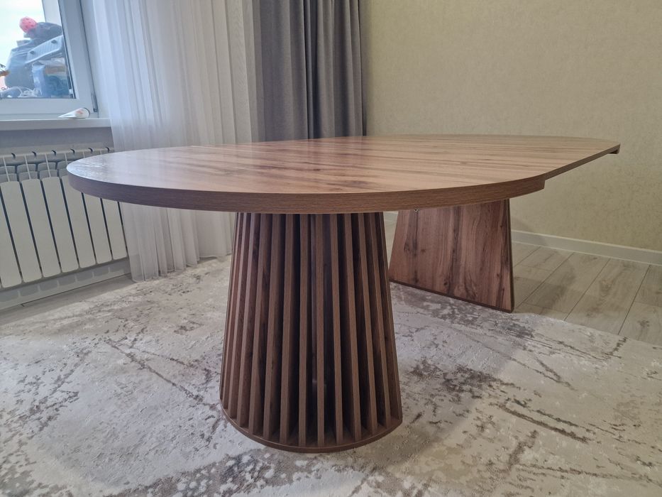 Продам новый стол