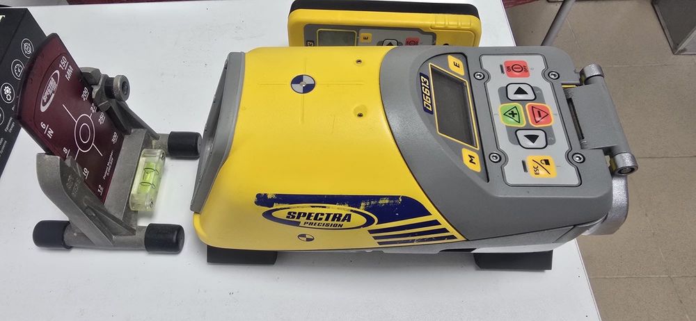 Laser Canalizare Tevi Spectra DG 613 raza rosie  .  Ca topcon