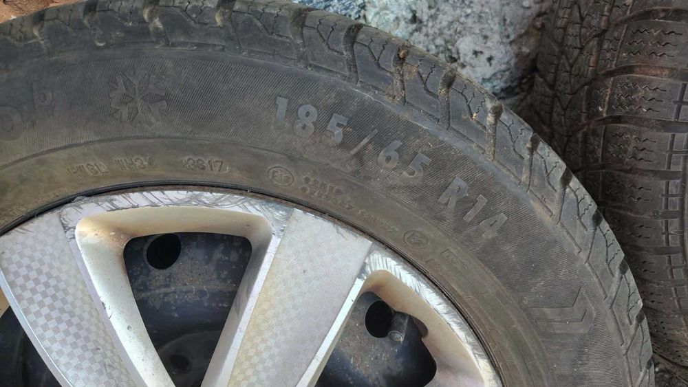 Продавам части за Пежо 406 1.8бензин 2002 година