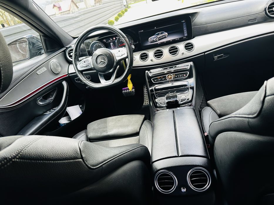 Mercedes E220d AMG 194CP  09/2018 Pachet AMG Interior/Exterior | 360° | Multiple Dotări | Întreținut Impecabil